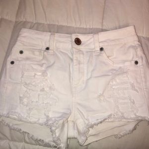 American Eagles Super Stretch White Denim Shorts